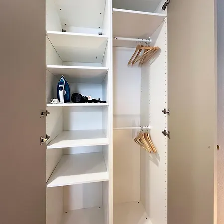 Noir & Gold Apartment *