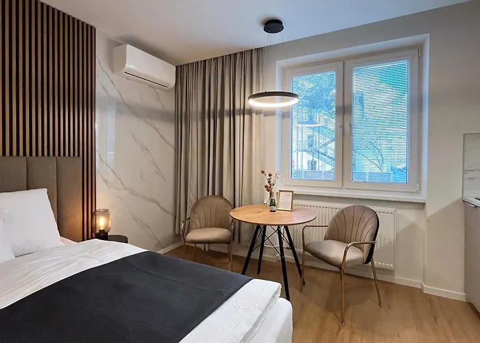 Noir & Gold Lejlighed *